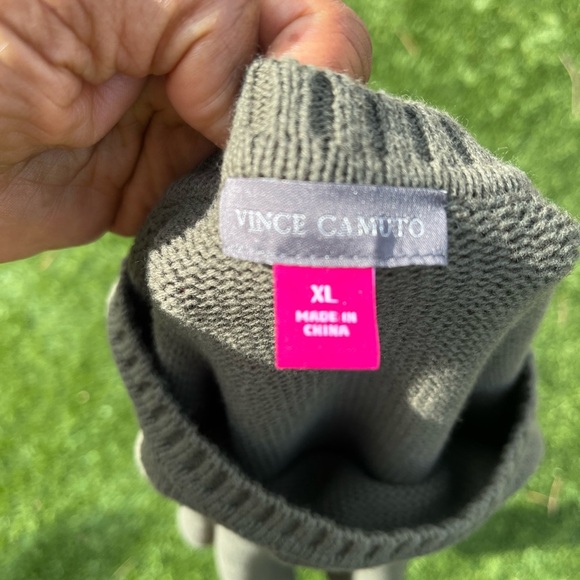 Women’s army green crew neck holes in sleeves design by Vince Camuto size XL - Picture 5 of 5